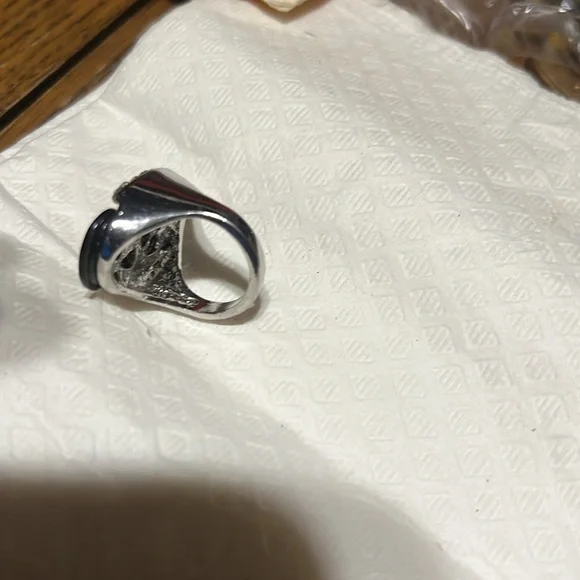 Ring - Picture 3 of 3